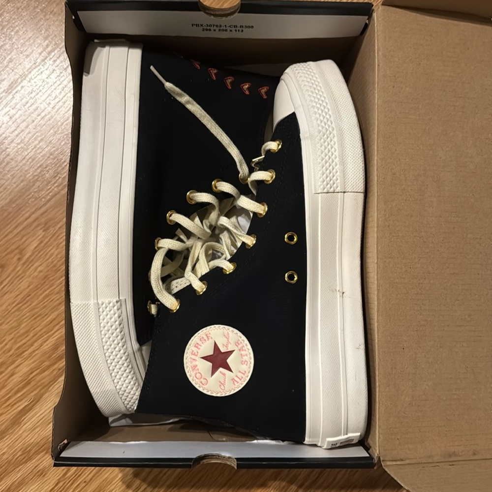 Converse Chuck Taylor All Star Lift Hi ~ Valentine’s Day 2023 ~ Women’s US 9